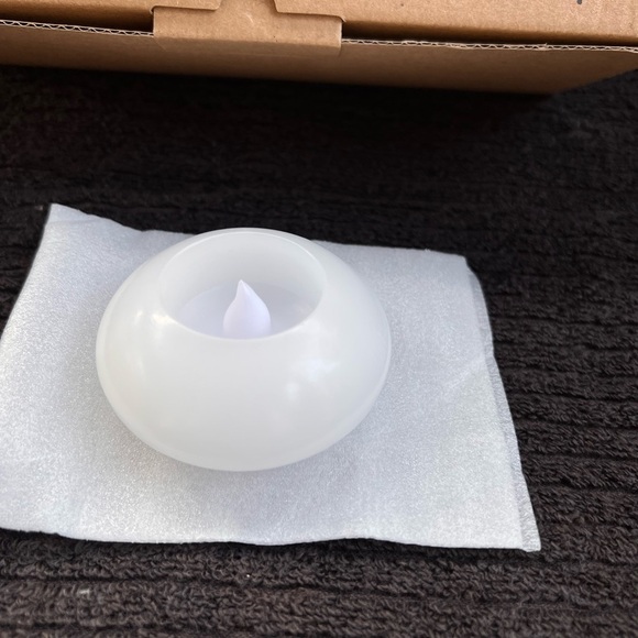 Set of 12 Homemory immersible tea lights.​ - Picture 3 of 5